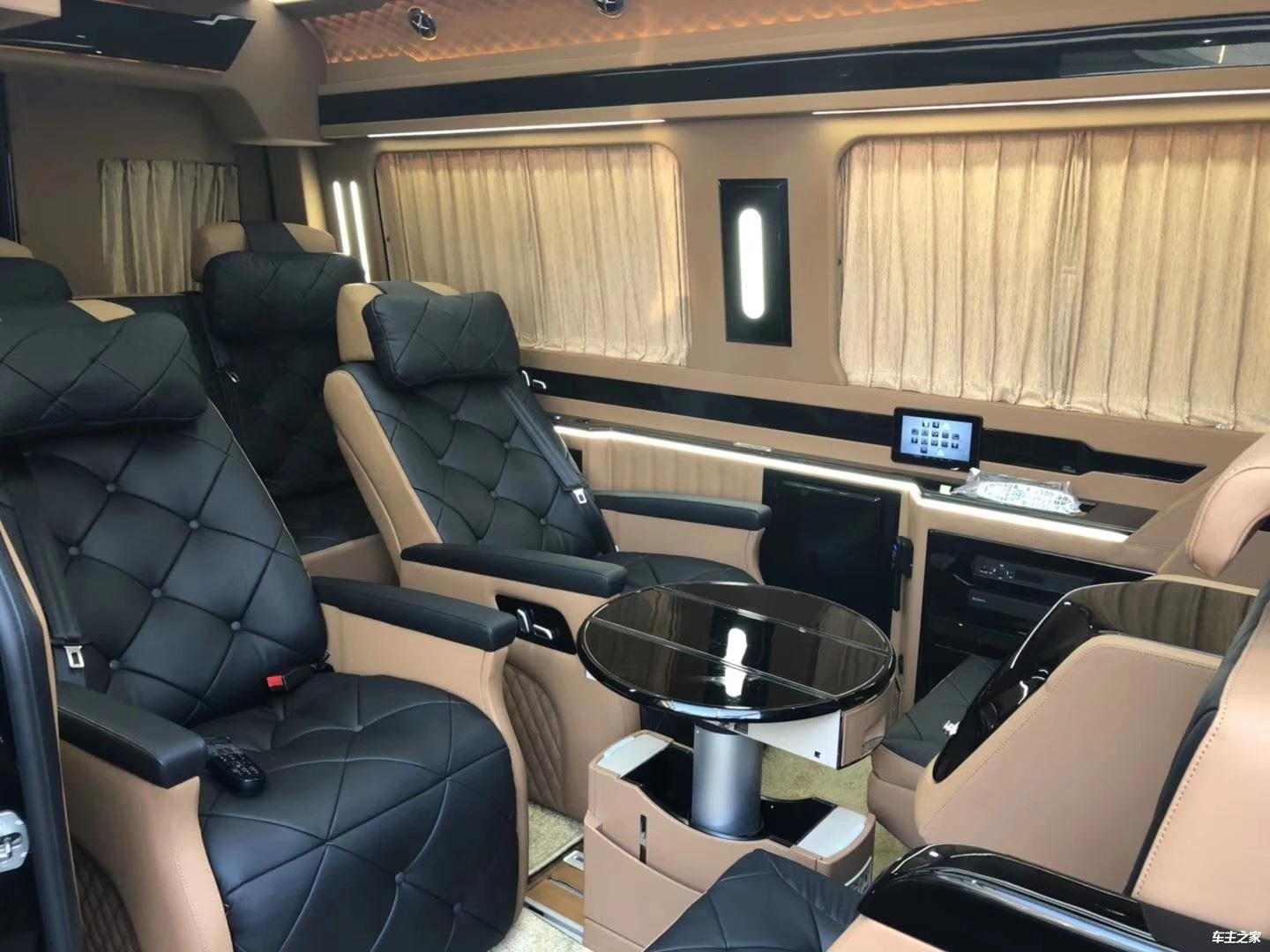 Mercedes-Benz Sprinter Interior Modification Case je upravo objavljen, tako l...