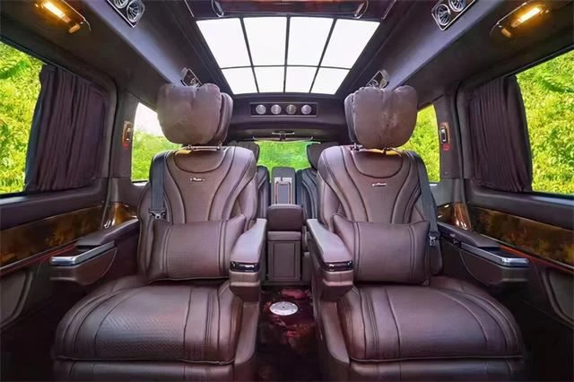 Mercedes-Benz V260L vrhunsko prilagođeno luksuzno komercijalno vozilo sa seda...