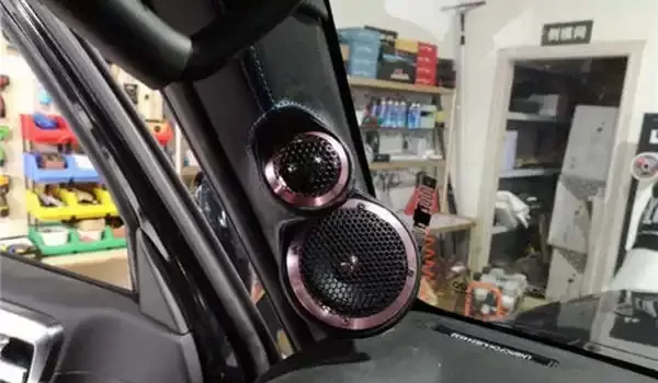 Prednosti i nedostaci modifikacije zvuka u automobilu