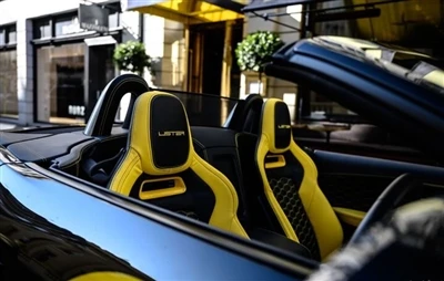 Ples s vražjim Jaguarom modificiranim automobilom Lister LFT